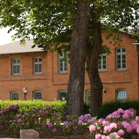 Hotel Schloss Basthorst 4*