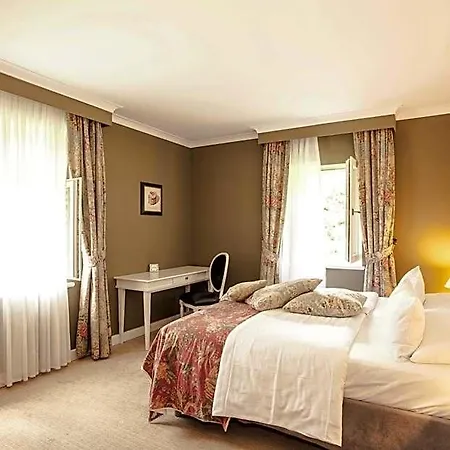 Otel Schloss Basthorst 4*